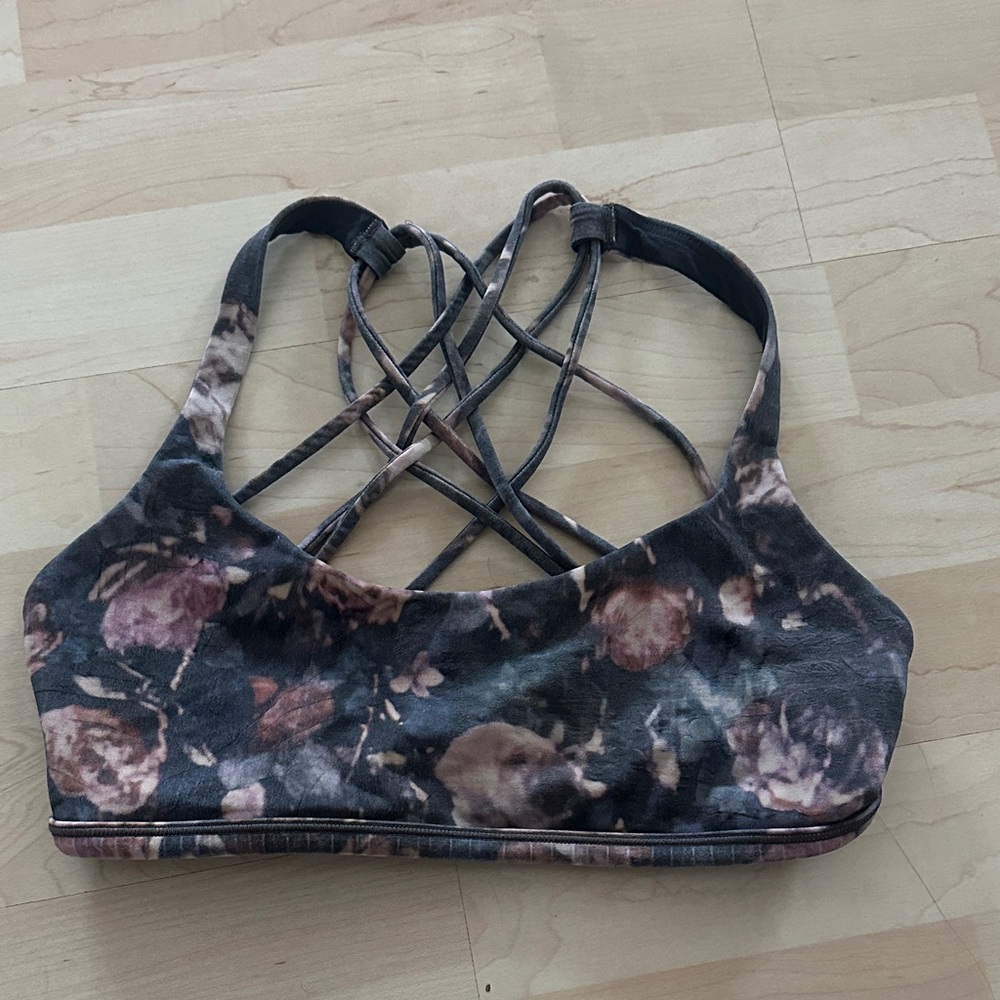Free to Be Bra Frosted Rose Print sports bra EUC